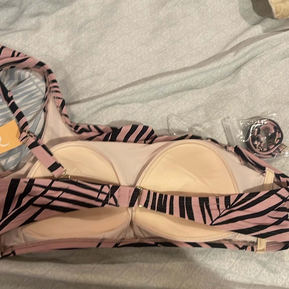 Kona Sol Ruffle Bikini Top - Picture 5 of 5